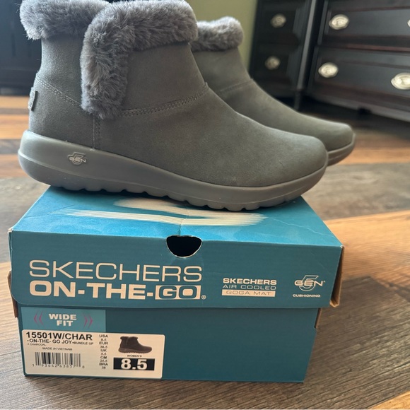 Skechers Gray Ankle Boots Winter Wide Width - Picture 1 of 7